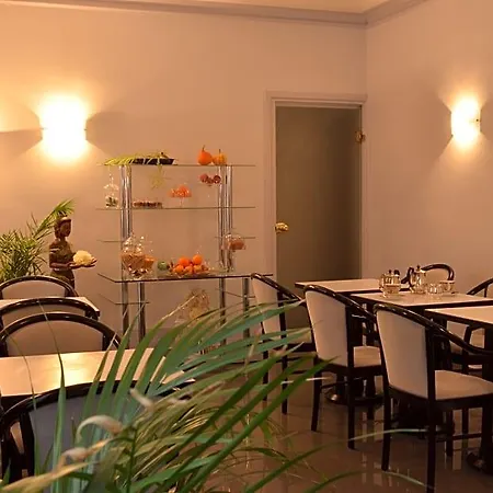 Chachacha Hotel 3*